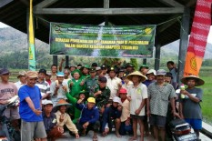 Kodim Kulonprogo Bantu Petani Berantas Hama Tanaman