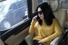 Reuni Duet dengan Anang Hermansyah Batal, Syahrini Gandeng Rendy Pandugo
