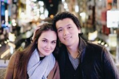 Ini Puisi Luna Maya yang Bikin Nyesek Setelah Putus dengan Reino Barack