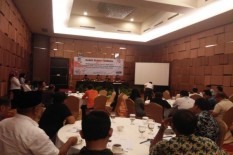 10 Caleg di Madiun Diprotes