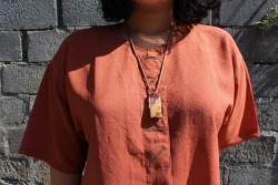 IDE BISNIS: Pluei Kreasikan Resin & Kayu Jadi Liontin Cantik