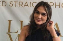 Perankan Suzanna, Luna Maya Makan Bunga Melati