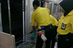 Parah, Ada yang Berak di KRL Bikin Penumpang Gak Tahan Baunya