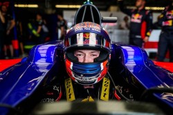 Pembalap Kvyat Balik ke Toro Rosso