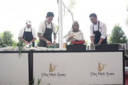 Chef Juna Beraksi di The Rich Jogja
