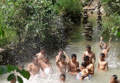 WISATA DIY: Bermain Air di Kedung Watu