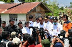 Kunjungi Korban Gempa-Tsunami, Jokowi: Kebutuhan Dasar Warga Sulteng Berangsur Terpenuhi