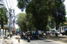 Rombak Trotoar Kotabaru, Tiang Listrik Diganti dengan yang Baru