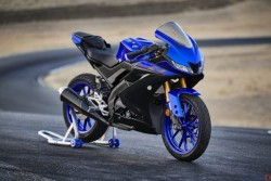 Yamaha Rilis Kembaran R15 Bermesin 125cc