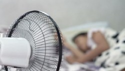 Ini Daftar Gangguan Kesehatan Akibat Tidur Menyalakan Kipas Angin