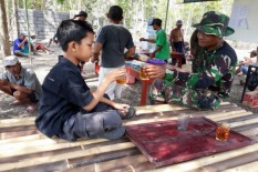 Segelas Teh Jadi Perekat TNI dan Warga di Lokasi TMMD