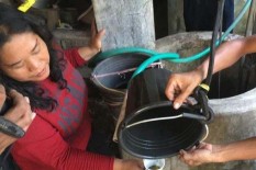  Aneh, Air Sumur Warga di Mojokerto Bau Gas, Bisa untuk Menyalakan Sepeda Motor