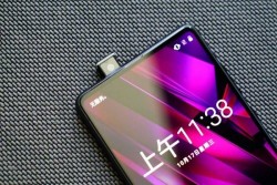 Xiaomi Klaim Punya Kamera Pop Up sejak 2015