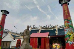 Menikmati Pesona Kelenteng Tua Tay Kak Sie di Semarang