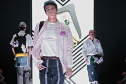 Saatnya Bergaya Kekinian dengan Celana Denim