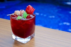 Ada Menu Darah Vampir dan Lady Killer di Crystal Lotus