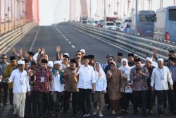  Mulai Hari Ini, Melintas di Jembatan Suramadu Gratis