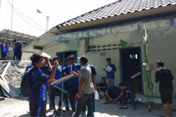 FEATURE: Pembuat Es di Pantai Baru Dirindukan Nelayan