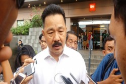 KECELAKAAN PESAWAT : Pendiri Lion Air Menangis saat Bertemu Keluarga Korban