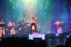 Kunto Aji dan Ruth Sahanaya Bawa Syahdu Penonton di UGM Jazz