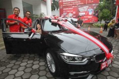 Telkomsel Serahkan 1 Unit Mobil untuk Pelanggan Jogja