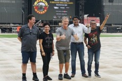 Mendarat di Jakarta, Guns ‘N roses Bawa Kargo 40 Ton, Apa Saja Isinya?
