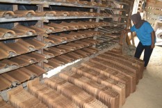 Hujan Mulai Turun, Perajin Genting di Kokap Kurangi Jumlah Produksi