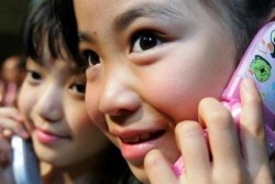 PARENTING: Kesehatan Mental Anak Bisa Terganggu karena Ponsel Pintar