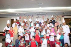 Siswa SLB N 2 Jogja Belajar Masak di Santika