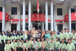 Bagikan Buku, Sheraton Mustika Peduli Pendidikan