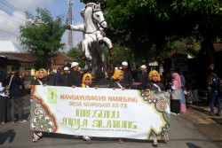 Rayakan Hari Jadi Ke-72, Desa Guwosari Gelar Grebeg Selarong