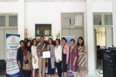 Hyatt Serahkan Donasi untuk Yayasan Kanker Indonesia