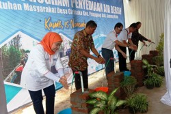 Warga Panggang, Gunungkidul Pasang Pipa Sejauh 5 Km untuk Alirkan Air Bersih
