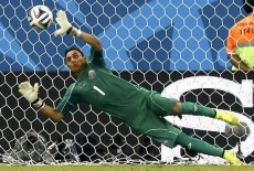 Andalkan Szczesny dan Perin, Juve Tolak Navas dari Madrid