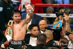 Mayweather Cuek, Pacquiao Pilih Broner