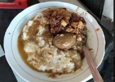 KULINER JOGJA: Puluhan Tahun Bubur Gudeg Mbah Waginah Jadi Menu Andalan Sarapan