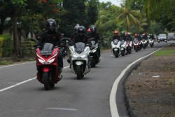 Honda PCX Jelajahi Destinasi Eksotis di 4 Pulau
