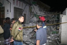 100 Santri Putri Nyaris Tertimpa Ponpes Ambruk 