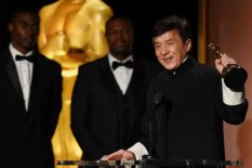 Aduh, Jackie Chan Habiskan Harta untuk Pelacur dan Berjudi