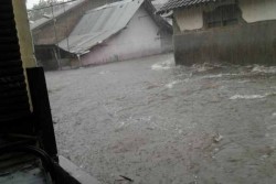 Dampak Hujan Deras, Kawasan Gondokusuman Banjir Setinggi Satu Meter