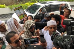 Datang ke Bareskrim, Habib Bahar Dikawal Massa Pendukung