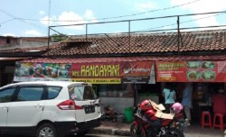 KULINER JOGJA: Menikmati Brongkos Legendaris Sembari Piknik di Alkid