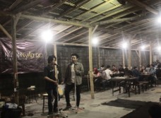 KOMUNITAS:  Ngopinyastro, Belajar Sastra dari Kafe ke Kafe