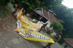 Bawaslu dan Satpol PP Copot Ratusan APK Langgar Aturan 