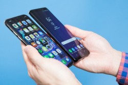 Samsung Galaxy S10 Punya Fitur Wireless Charger Ponsel Lain