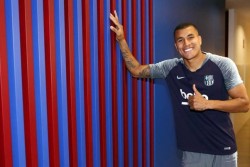 Barcelona Pinjam Murillo, Bek Tengah, dari Valencia