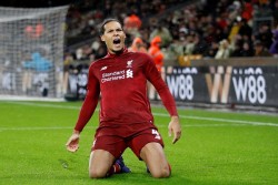 Setelah Nyaris Setahun, Van Dijk Akhirnya Cetak Gol