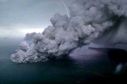 Dampak Tsunami, 281 Orang Meninggal Dunia Hingga Senin Pagi 