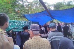 Sejumlah Musisi Jogja Hadiri Pemakaman Bassis Seventeen di Gamping