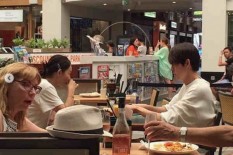 Wow, Kim Woo Bin dan Shin Min Ah Rayakan Tahun Baru di Australia